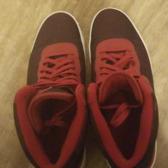 Nice pair of nike size 11.5 - Picture 3 of 4